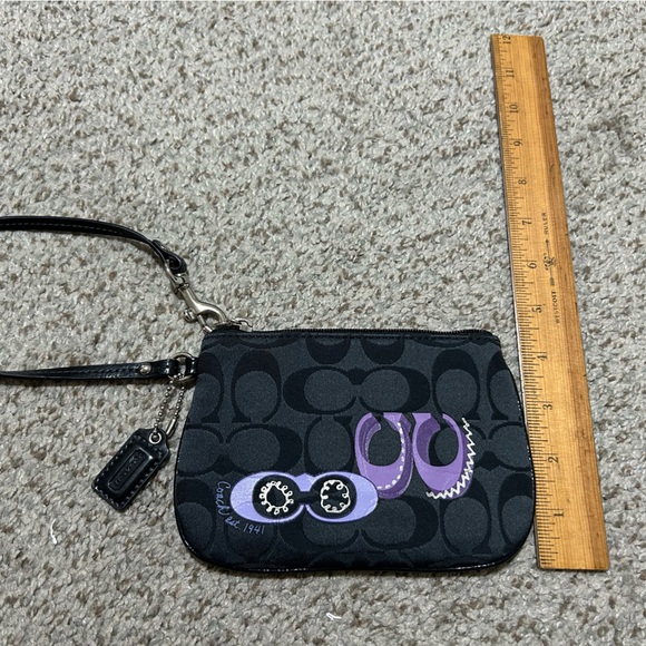 Coach Wristlet - Picture 6 of 6